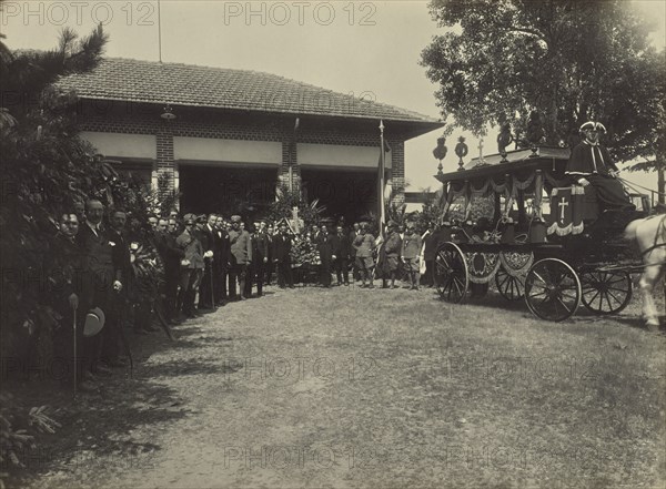 Funeral for Ferdinando Roncalli; Fédèle Azari, Italian, 1895 - 1930, Italy; 1914 - 1929; Gelatin silver print; 22.3 x 16.3 cm