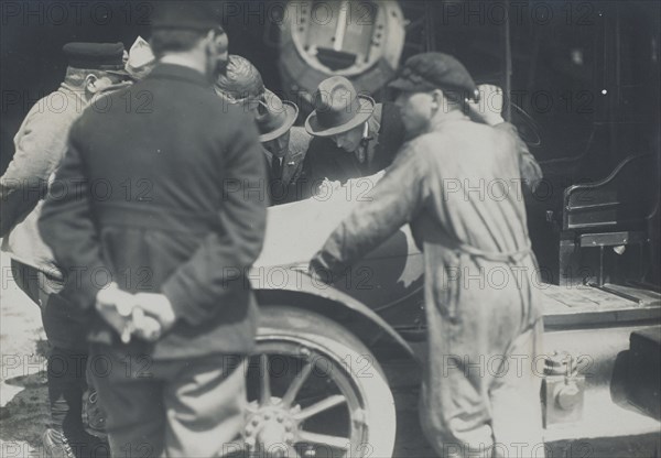 Men; Fédèle Azari, Italian, 1895 - 1930, Italy; 1914 - 1929; Gelatin silver print; 11.5 x 16.4 cm, 4 1,2 x 6 7,16 in