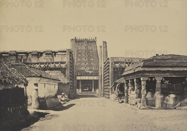 Madura. Roya Gopurum, with Trimul Naik's Choultry, in the Distance; Capt. Linnaeus Tripe, English, 1822 - 1902, Madura, India