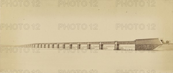 Montreal, le grand pont, 2 milles 3,4 de long; Montreal, Quebec, Canada; 1860s - 1880s; Albumen silver print