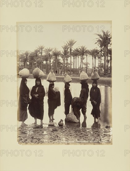 Paysannes égyptiennes sic allant à l'eau; Félix Bonfils, French, 1831 - 1885, 1870s; Albumen silver print