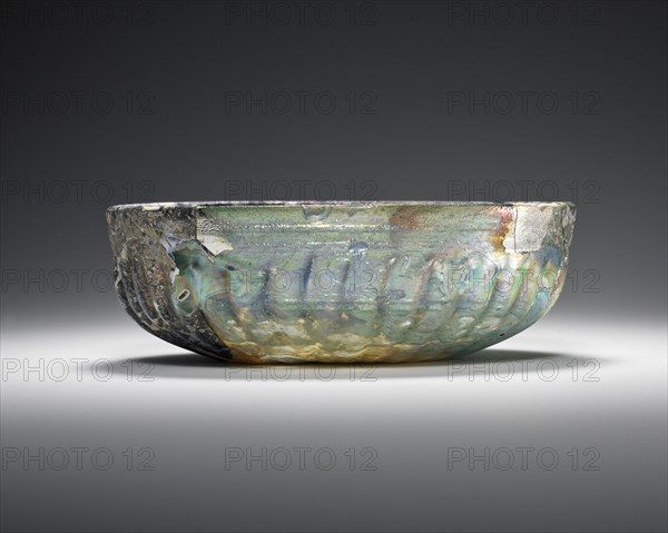 Ribbed Bowl; Eastern Mediterranean or Italy; 1st century B.C; Glass; 4.5 x 12.7 cm, 1 3,4 x 5 in