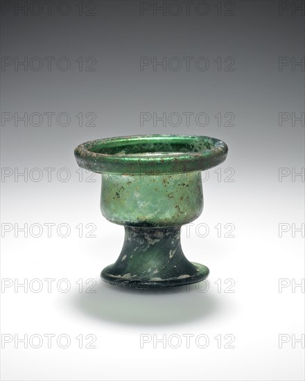Miniature Cup; Roman Empire; 4th century; Glass; 4.5 x 5 cm, 1 3,4 x 1 15,16 in