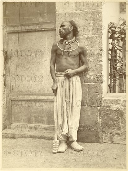 Derviche mendiant de la haute Égypte, orientalist photography, Hart, Ludovico, Albumen, 1860s, Egyptian dervish. 21 Derviche