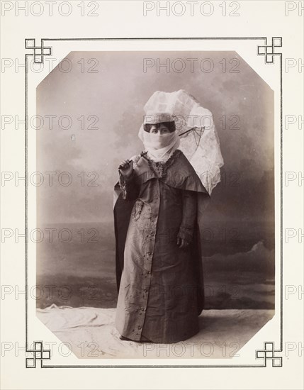 Veiled Turkish woman, photographs of the Ottoman Empire and the Republic of Turkey, Souvenir