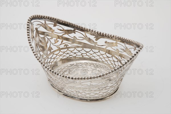 Silver openwork basket: bonbon box, bonbon container tableware holder silver, cast sawn engraved Openwork box with oval floor