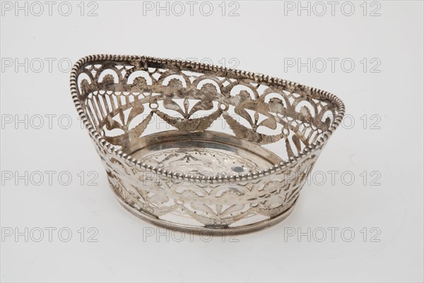 Silver openwork basket: bonbon box, bonbon container tableware holder silver, cast sawn engraved Openwork box with oval floor