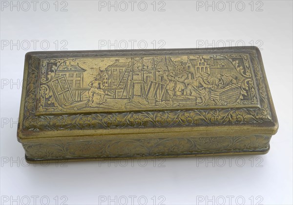 Copper tobacco box with image housing, tobacco box holder metal copper, cast engraved Flat elongated box with right angles
