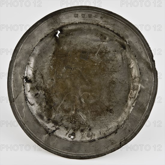 Tin plate with flat bottom, seven brands and name owner: Lurting, plate crockery holder soil find metal tin, cast Plate with