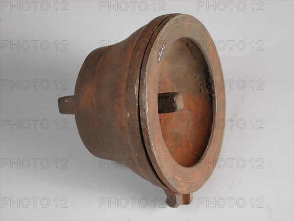 Two-piece mold for bottom of pot or jug, mold casting tool tools base metal bronze, cast turned Two-piece bronze mold