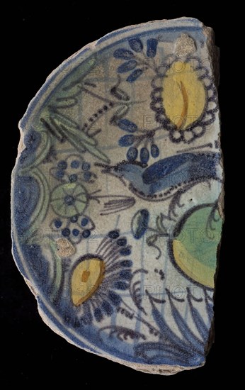 Fragment majolica dish, polychrome, bird in Chinese garden, dish plate crockery holder soil find ceramic earthenware glaze