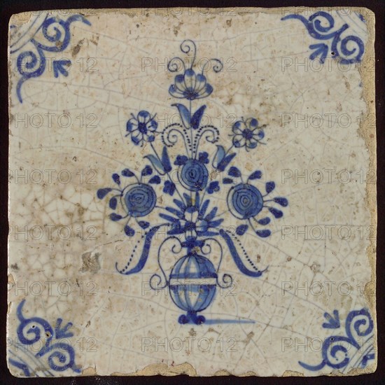 Tile, flowerpot in blue on white, corner motif oxenkop, fine painting, wall tile tile sculpture ceramic earthenware glaze, baked