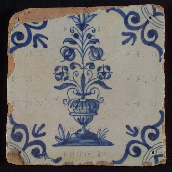 Tile, flower pot in blue on white, corner motif large ox-head, wall tile tile sculpture ceramic earthenware glaze, baked 2x