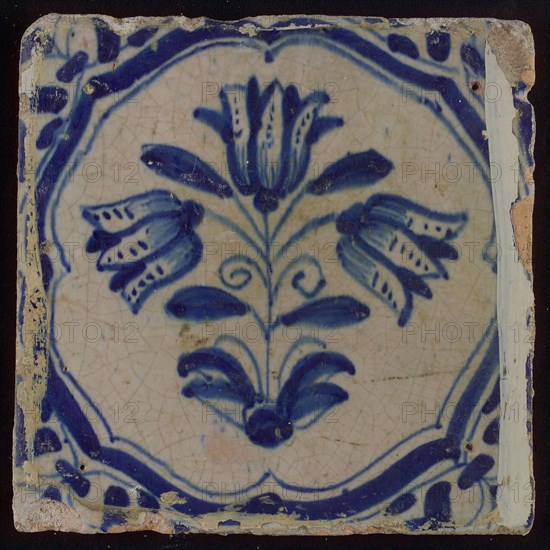 Tile, three-tier in braces in blue on white, corner motif, wing-leaf, wall tile tile sculpture ceramics pottery glaze, baked 2x