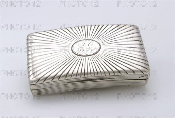 Silver tobacco box J.C. Baten, snuff box holder metal silver gold?, on top cover: J.C. To save income tobacco tobacco box snuff