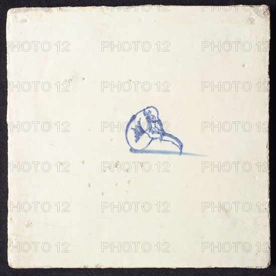 Animal tile, sitting unknown animal to the right, in blue on white, without corner motif, wall tile tile sculpture ceramic