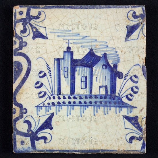 Scene tile, blue with landscape with monastery, between balusters, corner motif lily, wall tile tile sculpture ceramic