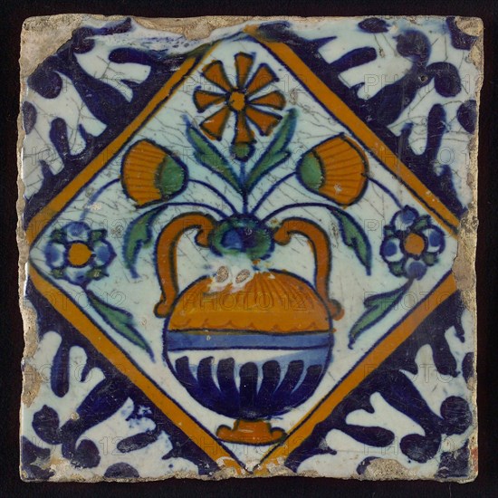 Flower tile, flowerpot in square, corner pattern palmet, wall tile tile sculpture ceramic earthenware enamel, baked 2x glazed