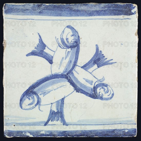 Tile, in blue on white, three crossed fish placed between blue top and bottom edge, wall tile tile sculpture ceramic earthenware