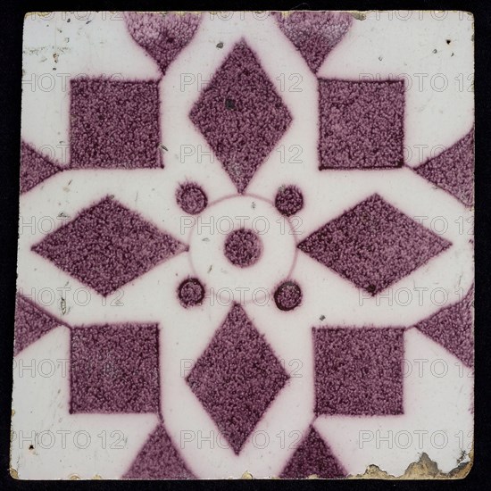 Aalmis, van Traa, Ornament tile with geometric pattern, wall tile tile sculpture ceramic earthenware glaze, baked 2x glazed