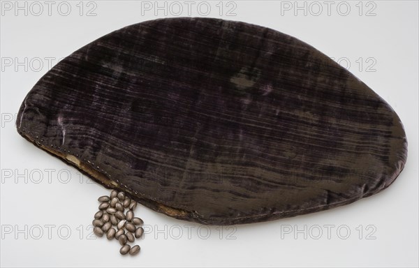 Black velvet tuning bag pocket, cushion in the shape of bean with opening on one side, ebony bag bag holder accessory velvet