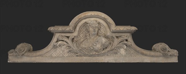 Facade ornament with female bust, facing stone sculpture sculpture building component sandstone stone, Facade decoration with