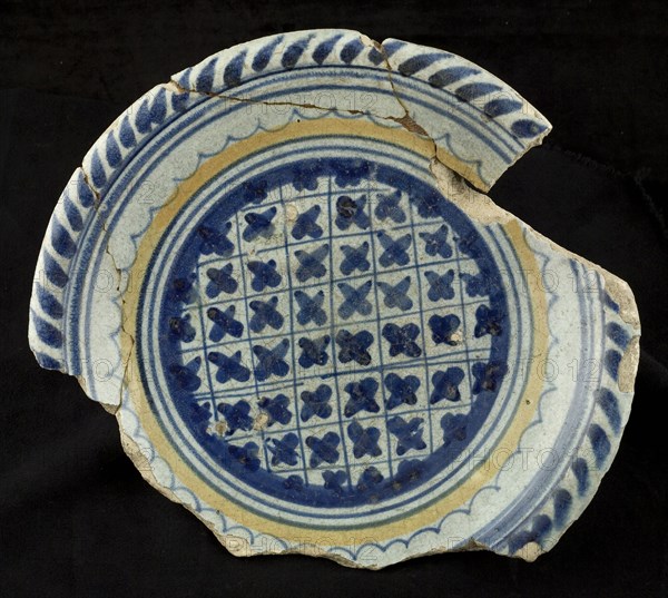 Majolica plate, yellow and blue on white, simplified chessplate decor in the mirror, plate crockery holder soil find ceramic