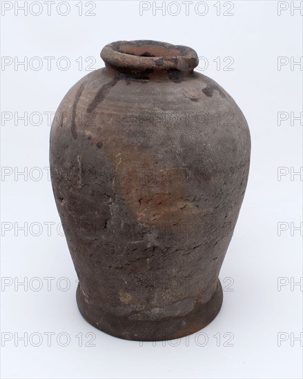 Pottery pot on stand, baluster shape, used in the sugar industry, sugar bowl pot holder soil find ceramic earthenware glaze lead