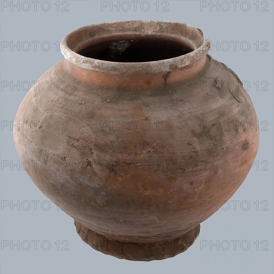Pottery storage jar on pinched stand, squat ovoid, storage jar pot holder soil find ceramic earthenware glaze lead glaze, hand