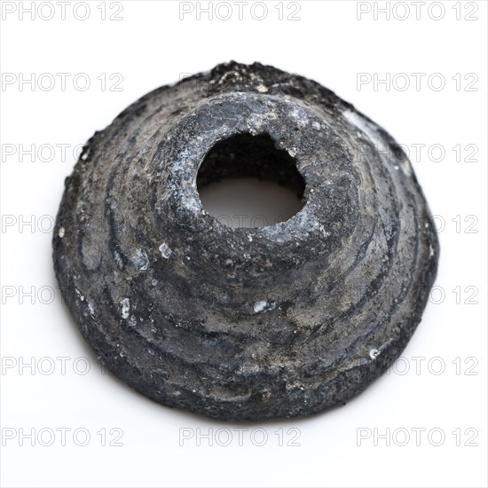 Lead spindle or spider stone, spinneret tool kit ground find lead metal, die-cast Lead spindle spindle Disc shaped