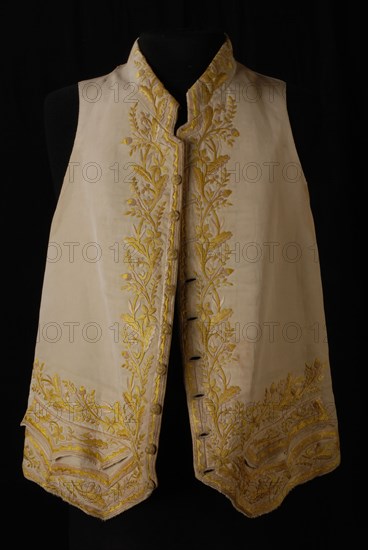 Men's vest in cream-colored rips silk, embroidered in yellow and cream, vest outerwear men's clothing silk shoulder, waist