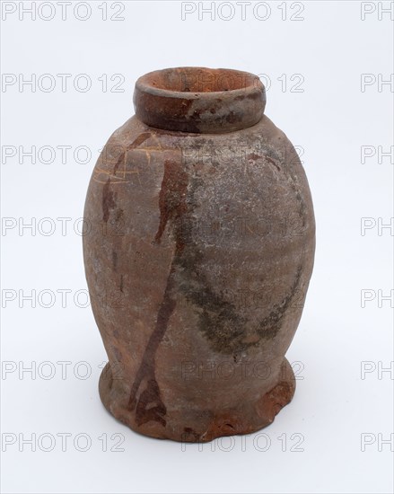 Pottery pot on stand, baluster shape, used in the sugar industry, sugar bowl pot holder soil find ceramic earthenware glaze lead