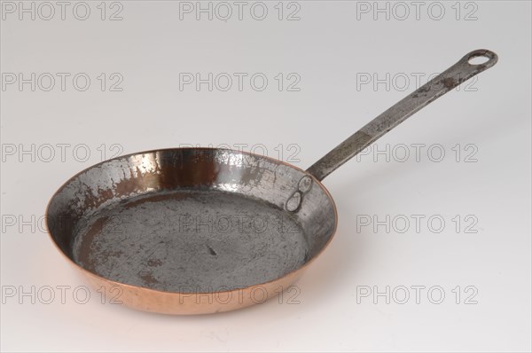 metal worker: Gresnich, Red copper miniature frying pan, saucepan casserole tableware container kitchenware miniature toy