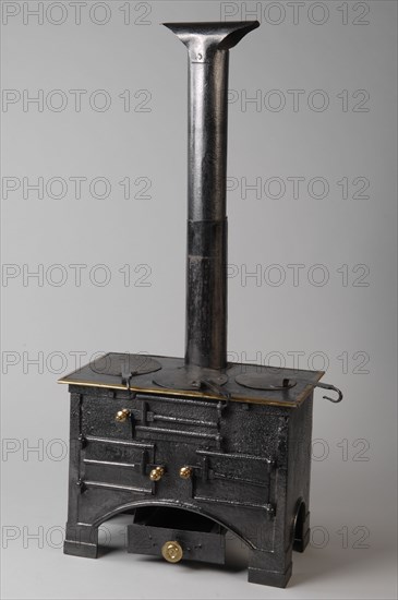 metal worker: Gresnich, Wrought iron miniature coal stove, coal stove cooker equipment toy relaxant model iron brass, curved
