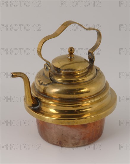 metal worker: Gresnich, Copper miniature kettle, kettle kitchenware miniature toy relaxant model copper brass, spout 10.0 beaten