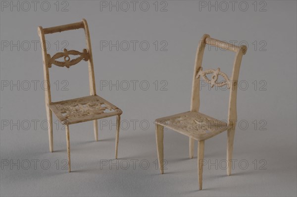 Two ivory miniature chairs, very fine filigree, Biedermeier, part of set, chair seating furniture furniture dolls toys relaxant