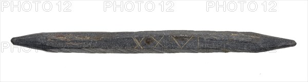 Writing pen, writing pen soil find slate stone slate, Irregular hexagonal slate slate with pointed tips with Roman numeral