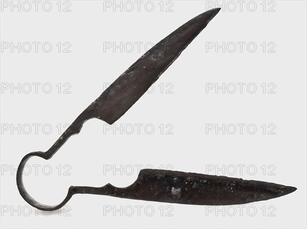 Pinch cutter, small size, pinch cutter scissor cutting tool soil find iron metal, archeology Rotterdam City Triangle Botersloot