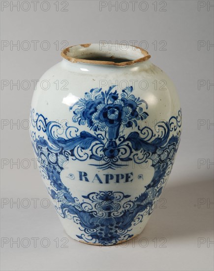 Manufacturer: De Porceleyne Schotel, Earthenware tobacco pot with text RAPPE, tobacco jar pot holder ceramic earthenware glaze