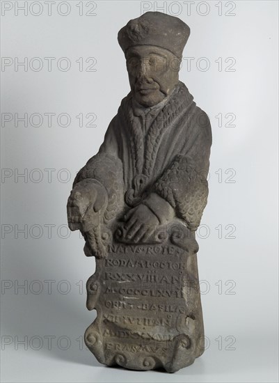 Sandstone statue of Desiderius Erasmus, facade sculpture sculpture material building component sandstone stone, sculpted