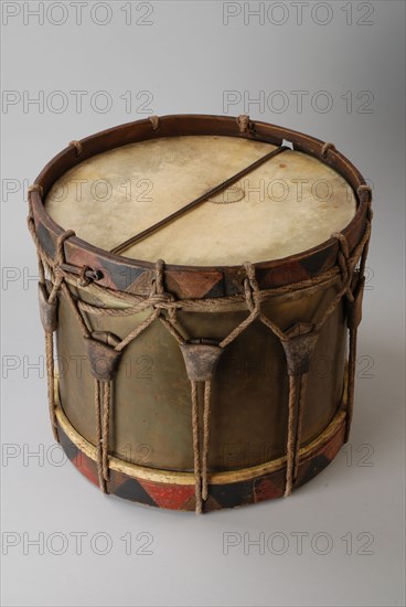 Depth drum to color of the Corps Mariniers 1814-1856 of the Rotterdam Schutterij, depth drum trumpet instrument musical