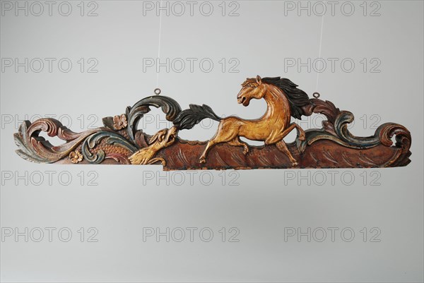 Kortewagen, horse and dog, carved wooden ornament of farm wagon, rear crate ornament part wood carving sculpture sculpture wood
