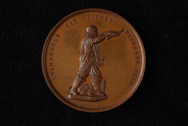 J.P.M. Menger, Medal on the occasion of the unveiling of the statue of Piet Hein in Delfshaven, medallion bronze medal 4,8