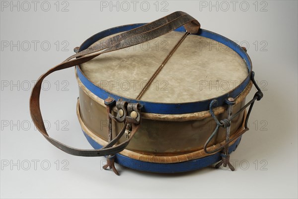 Marst drum, Marstrommel of the Rotterdam Schutterij, marstrum drum percussion instrument musical instrument sound medium brass