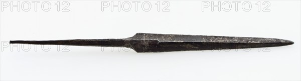 Blade of dagger with double-edged blade, kidney dagger dagger knife stab weapon weapon fragment soil finding iron metal, forged