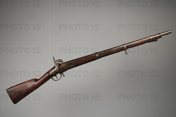 Sapper's gun M1815 or percussion gun with ramrod and bayonet, used by the boys of the Reformed Orphanage, Rotterdam, rifle