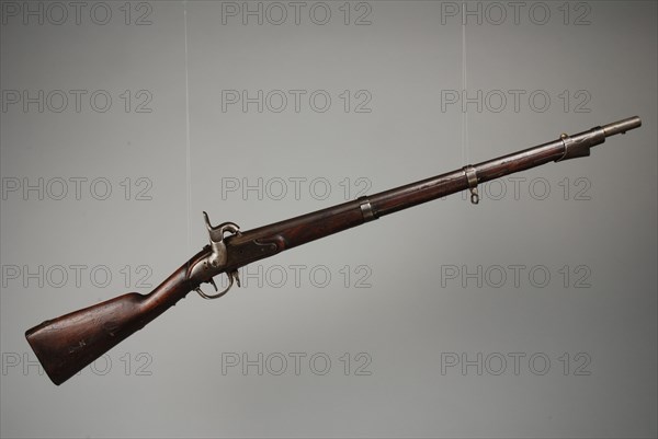 rifle rifle percussion rifle rifle firearm weapon iron steel wood walnut metal, tail engraved 1815 on bar engraved in height