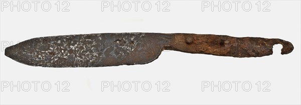 Short iron knife, marked, knife cutlery tools equipment soil find wrought iron metal, forged iron blade Some pointed end. One
