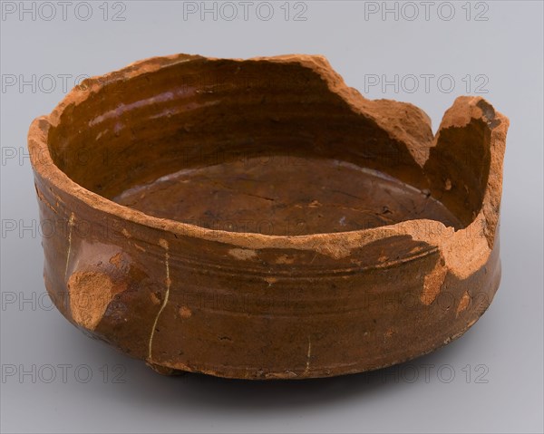 Cooking pot on three legs, reused as food bowl?, cooking pot crockery holder kitchen utensils earthenware ceramics earthenware