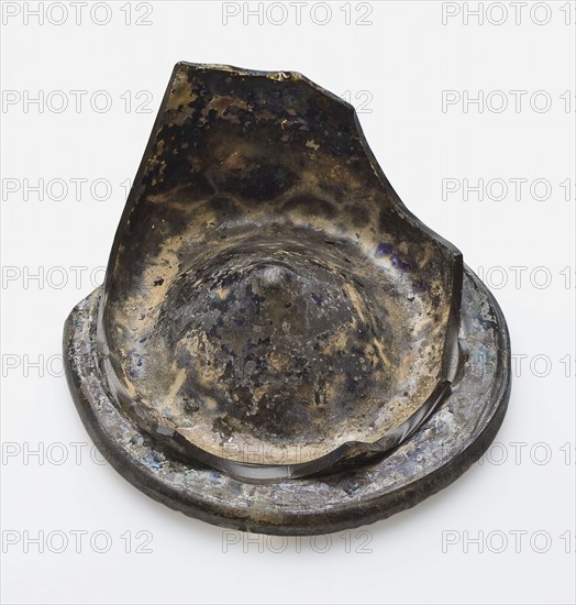 Fragment of soil, part of stand ring and wall of smooth drinking cup, drinking cup drinking utensils holder soil find glass